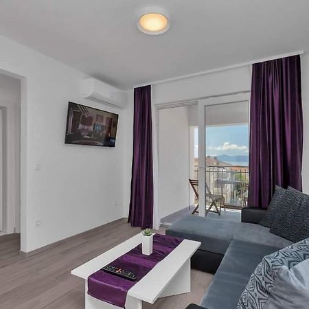 Apartmani Daniela Podgora Esterno foto