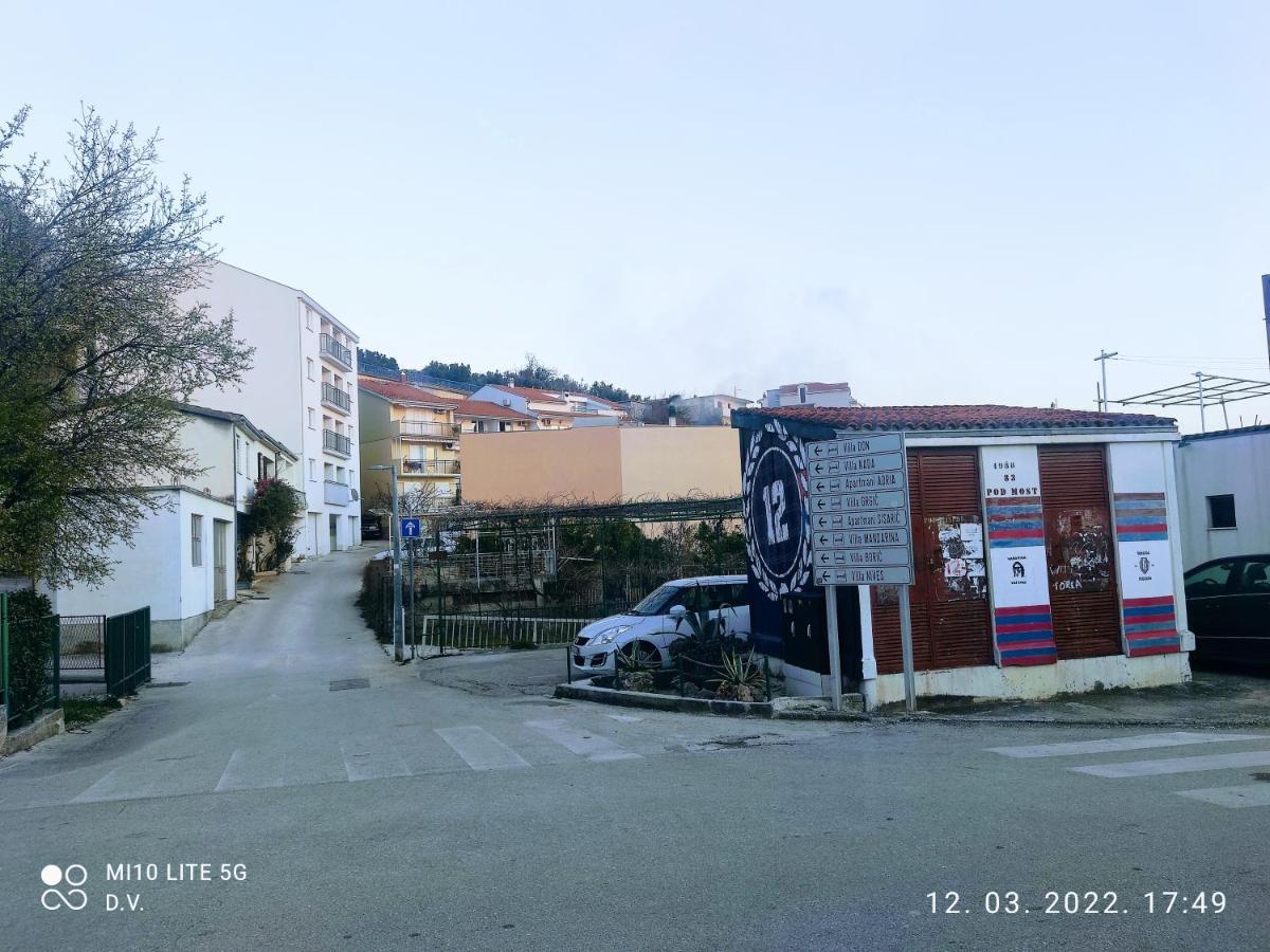 Apartmani Daniela Podgora Esterno foto