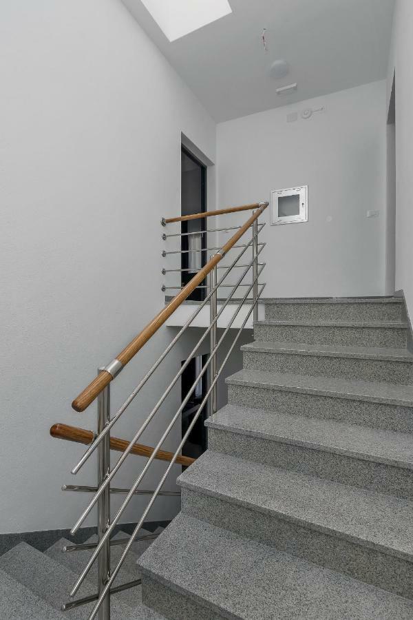 Apartmani Daniela Podgora Esterno foto