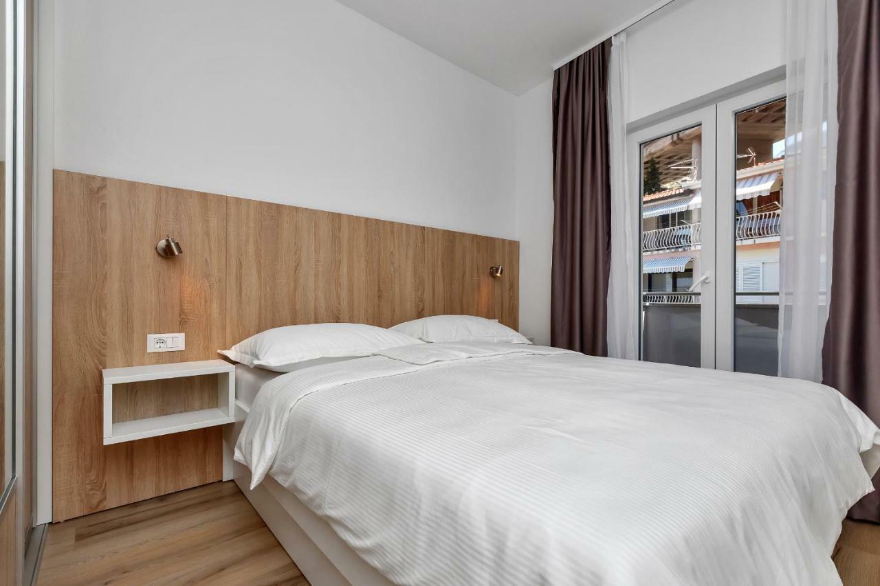 Apartmani Daniela Podgora Esterno foto
