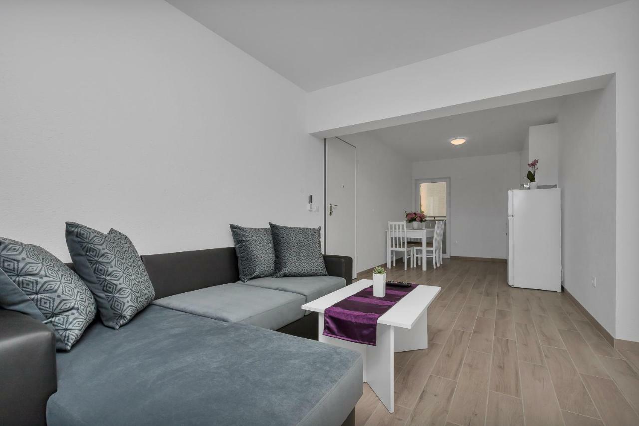 Apartmani Daniela Podgora Esterno foto