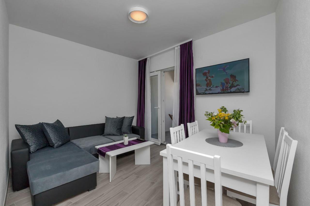 Apartmani Daniela Podgora Esterno foto